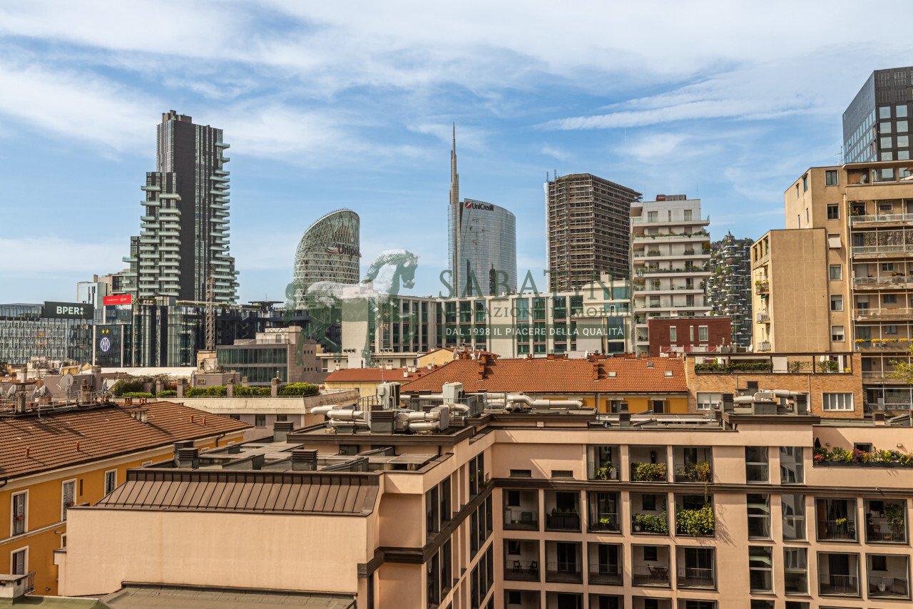 4 bedrooms Apartment in Milan, Italy No. 291808