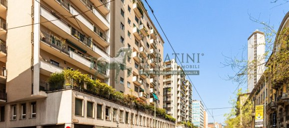 4 bedrooms Apartment in Milan, Italy No. 291808 2