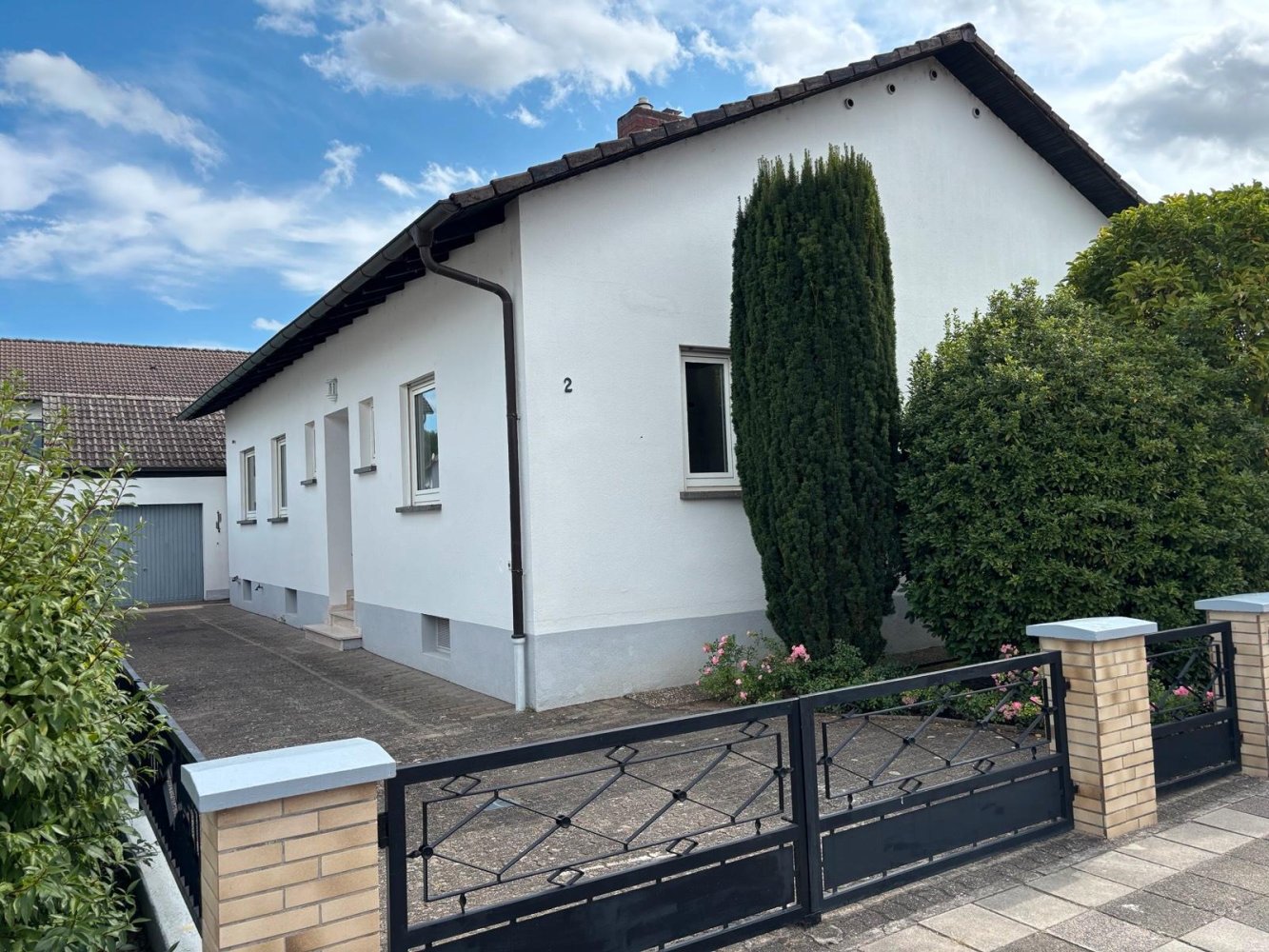 Бунгало с 3 спальнями в Гермерсхайм, Германия № 354624