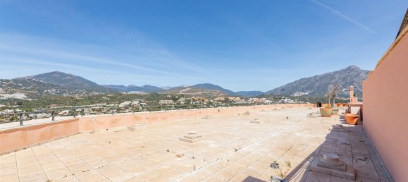 5 bedrooms Penthouse in Marbella, Spain No. 34195 38