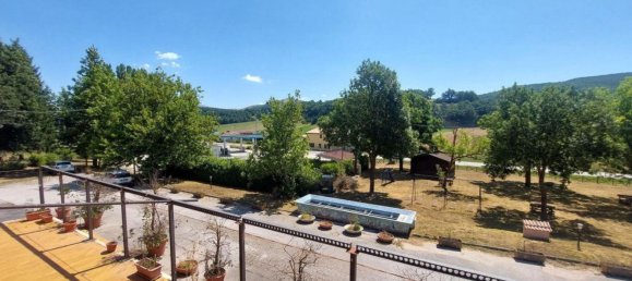 1100m² Building in Foligno, Italy No. 372467 3