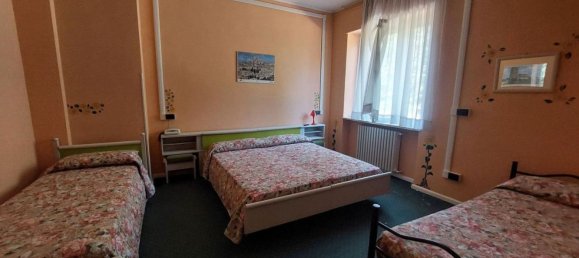 1100m² Building in Foligno, Italy No. 372467 9