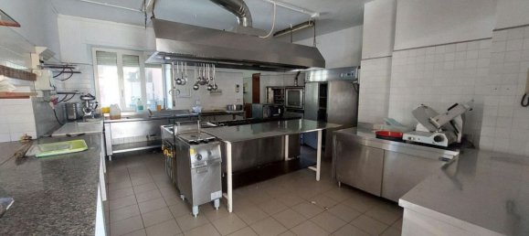 1100m² Building in Foligno, Italy No. 372467 5