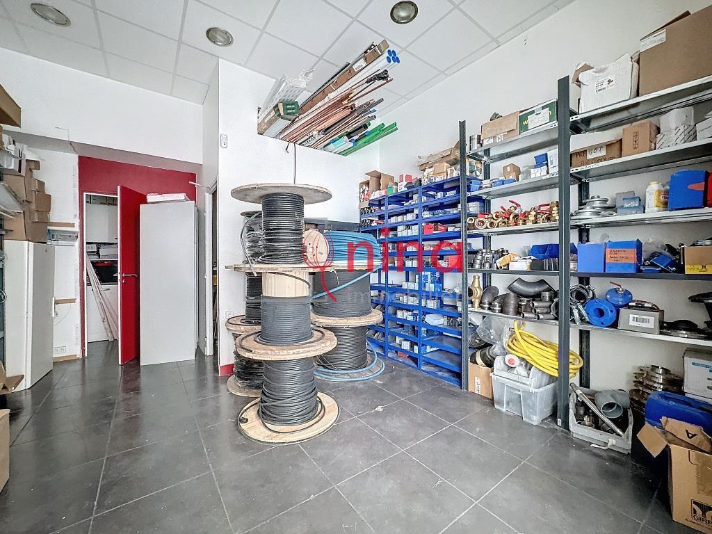 30m² Commercial property in Alfortville, France No. 165312