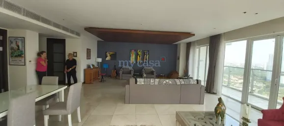 Apartamento T4 em Thu Duc, Vietname N.º 8882 8
