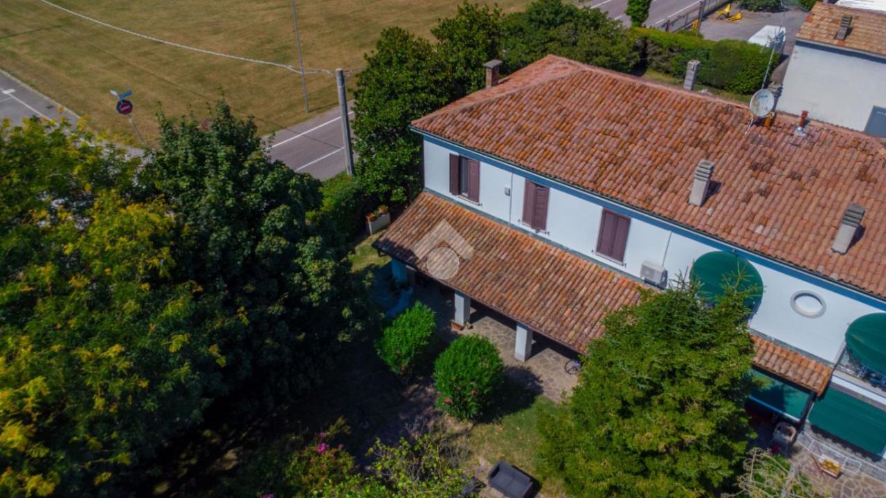 5 rooms Villa in Baricella, Italy No. 232286