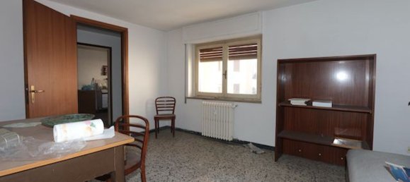 52m² Office in Florence, Italy No. 100355 3
