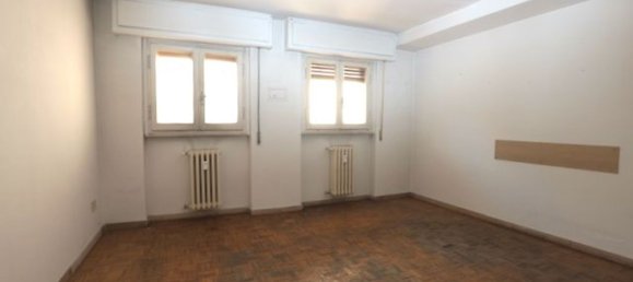 52m² Office in Florence, Italy No. 100355 8