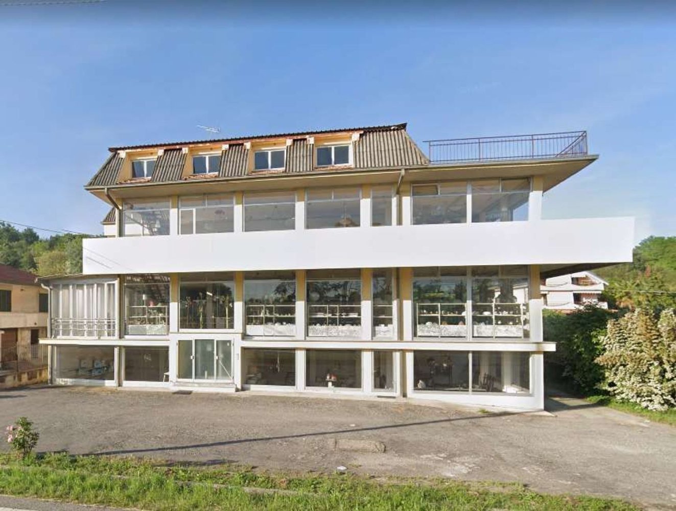 1190m² Commercial property in Briona, Italy No. 49837