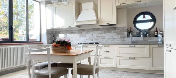 6 bedrooms House in San Giuliano Terme, Italy No. 359880 4