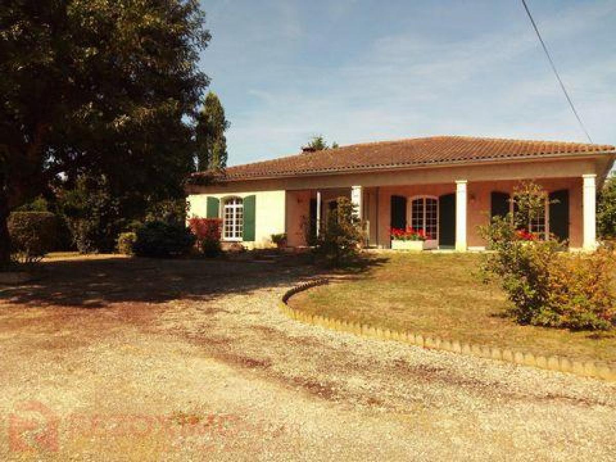 5 bedrooms House in Gimont, France No. 29885