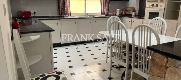 3 bedrooms Villa in Pembroke, Malta No. 7363 4