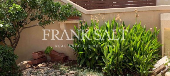 3 bedrooms Villa in Pembroke, Malta No. 7363 11