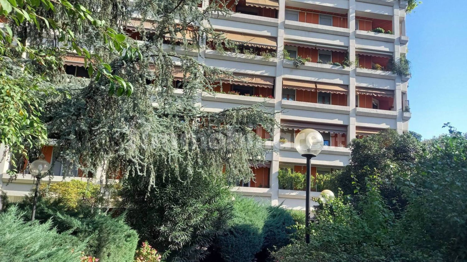 2 bedrooms Apartment in Milan, Italy No. 253772