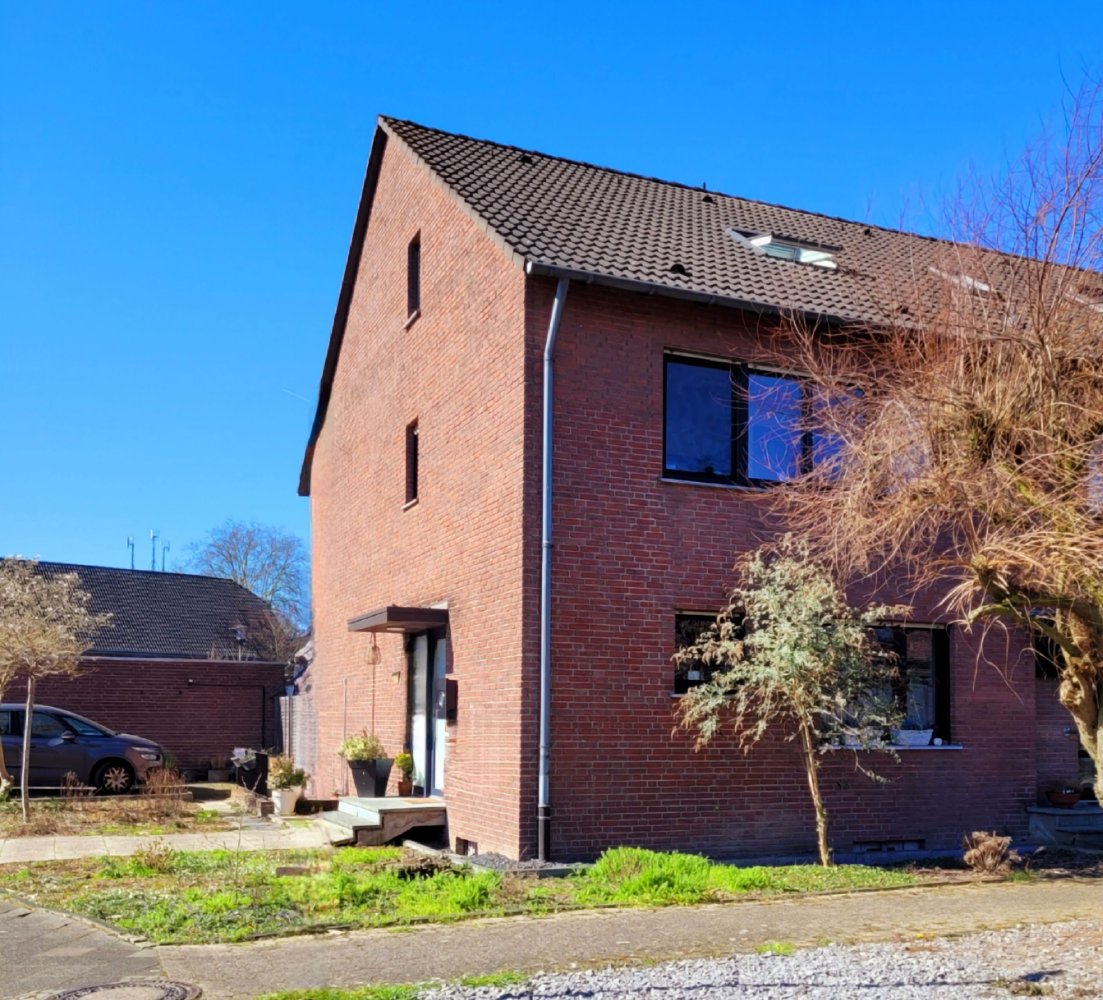 5 rooms Townhouse in Essen, Germany No. 47194