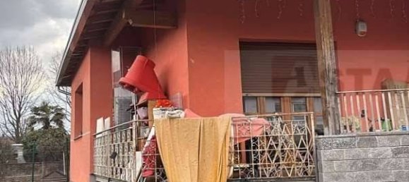 3 bedrooms Apartment in Saronno, Italy No. 262811 2