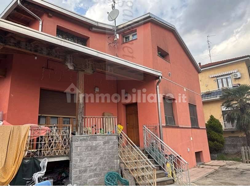3 bedrooms Apartment in Saronno, Italy No. 262811