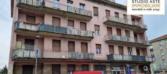 Квартира с 2 комнатами в Варесе, Италия № 11284 21