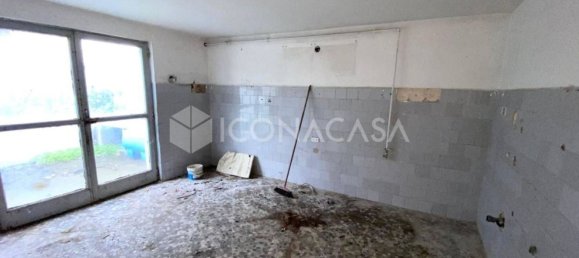 4 rooms House in Modugno, Italy No. 20257 6