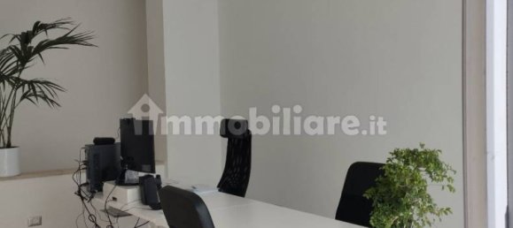 2 rooms Commercial property in Rome, Italy No. 360366 3