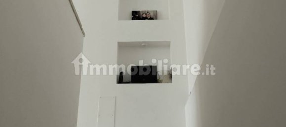 2 rooms Commercial property in Rome, Italy No. 360366 6