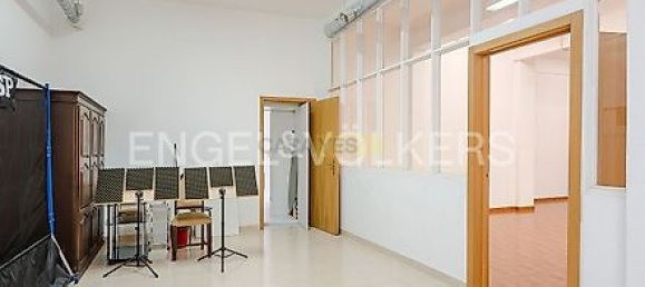 1 bedroom Apartment in Lisbon, Portugal No. 9775 4