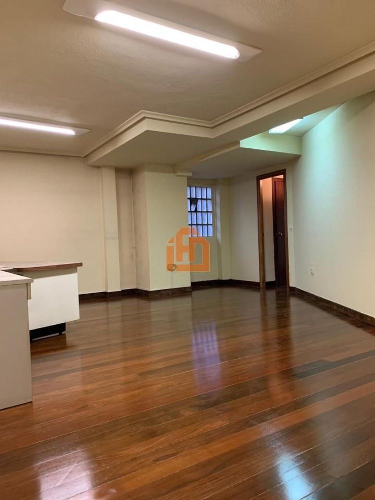 Bureau à Leon, Spain 80m² No. 75421