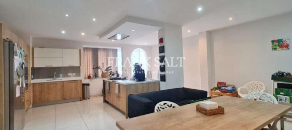 Maisonette de 4 dormitorios en Santa Venera, Malta No. 2189 6