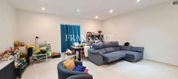 Maisonette de 4 dormitorios en Santa Venera, Malta No. 2189 4