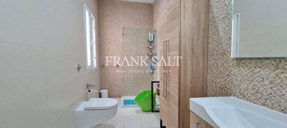 Maisonette de 4 dormitorios en Santa Venera, Malta No. 2189 10