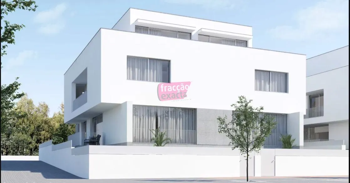 4 bedrooms House in Castelo da Maia, Portugal No. 48051