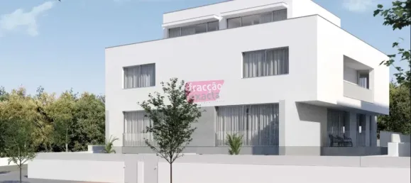 4 bedrooms House in Castelo da Maia, Portugal No. 48051 2