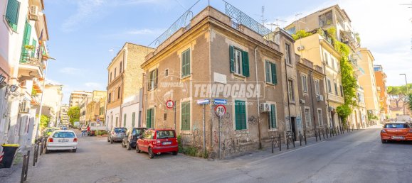 1 bedroom Apartment in Rome, Italy No. 365793 32