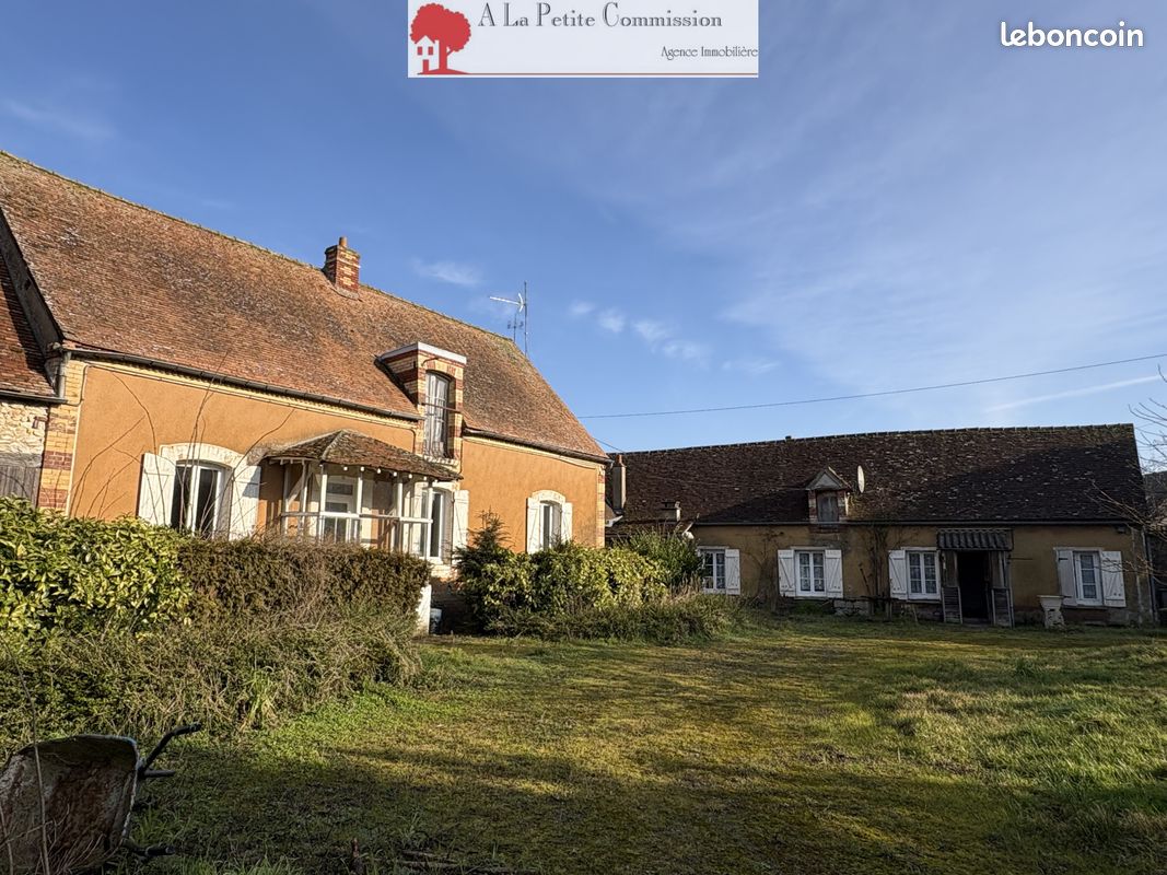 Casa de 4 dormitorios en Sours, France No. 331059