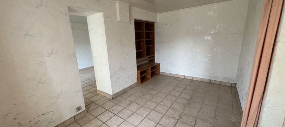 Casa de 4 dormitorios en Sours, France No. 331059 8