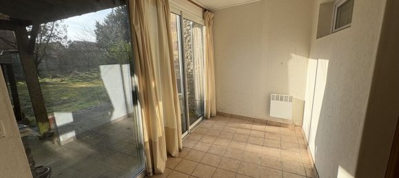 Casa de 4 dormitorios en Sours, France No. 331059 9