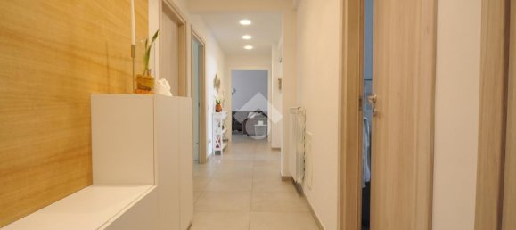 3 bedrooms Apartment in Prato, Italy No. 272077 10