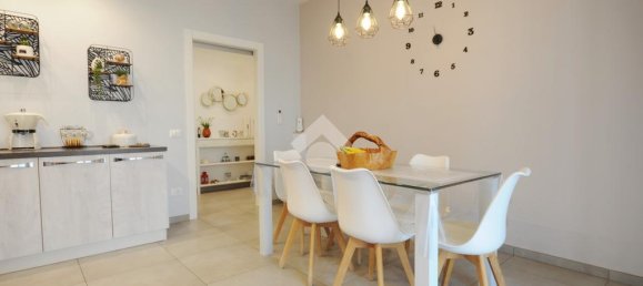 3 bedrooms Apartment in Prato, Italy No. 272077 8