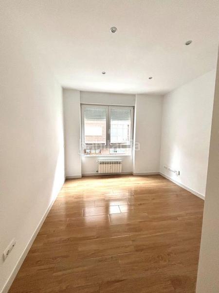 Apartamento de 6 dormitorios en Madrid, Spain No. 124646