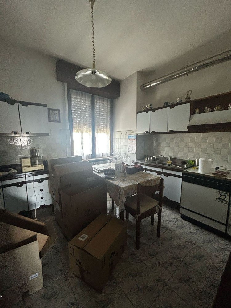 3 rooms Apartment in Brescia, Italy No. 25150
