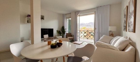 5 rooms Apartment in Forte dei Marmi, Italy No. 41618 2