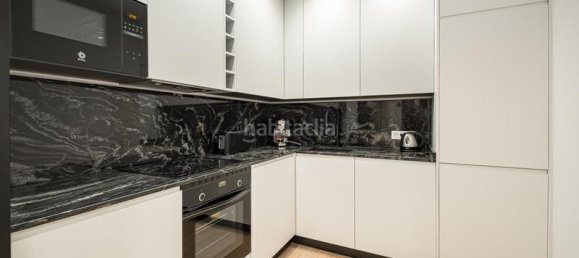 Квартира с 3 спальнями в Мадрид, Испания № 27709 3