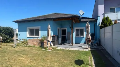 4-salle Bungalow à Parndorf, Austria No. 230087