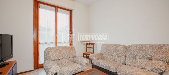 2 rooms Apartment in Voghera, Italy No. 5535 3