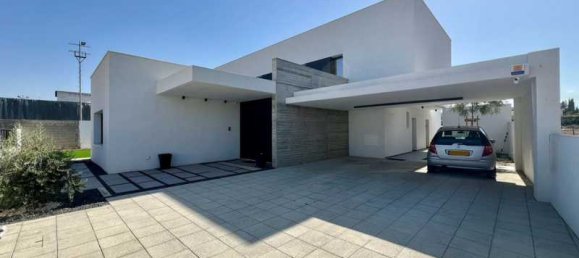 Дом с 5 спальнями в Като Дефтера, Кипр № 15372 9