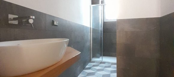 3 rooms Apartment in Florence, Italy No. 10797 7