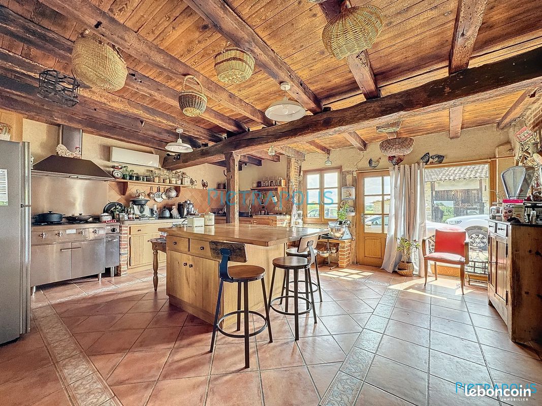 Дом с 3 спальнями в Пон-де-Во, Франция № 289697