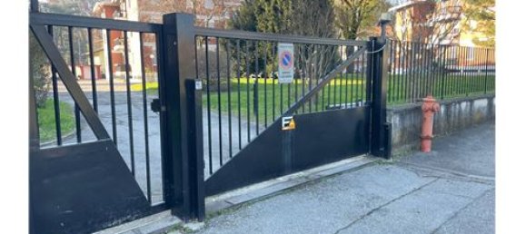 1-Zimmer Garage in Arcore, Italy, Nr. 279189 2