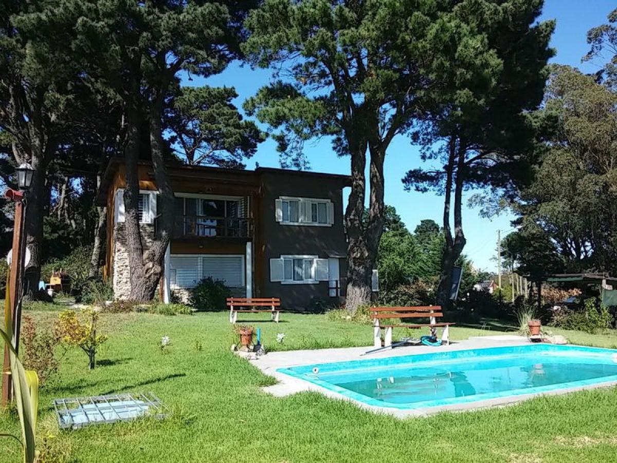 4 bedrooms House in General Pueyrredon, Argentina No. 60340