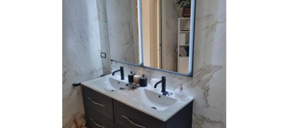 5 rooms Apartment in Livorno, Italy No. 252753 7